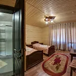 Vlad & Hotel 3*